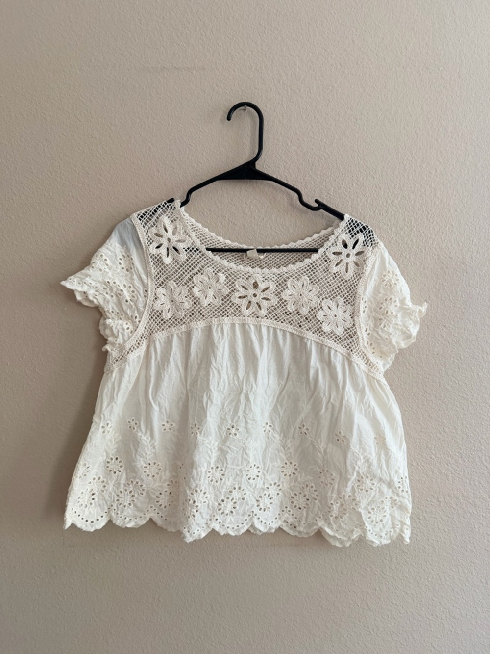 Artelier Nicole Miller Floral Crochet Blouse